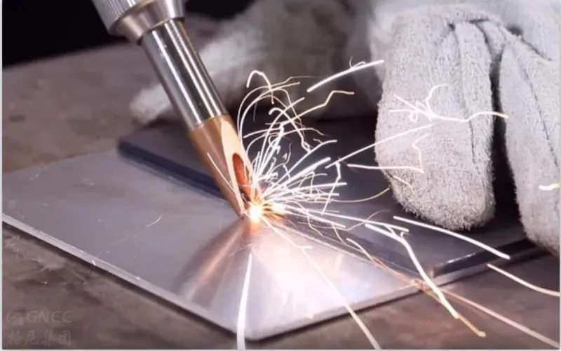 Precauciones al cortar placas de acero inoxidable